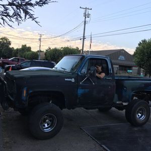 Meet your Posher, Rosa elia